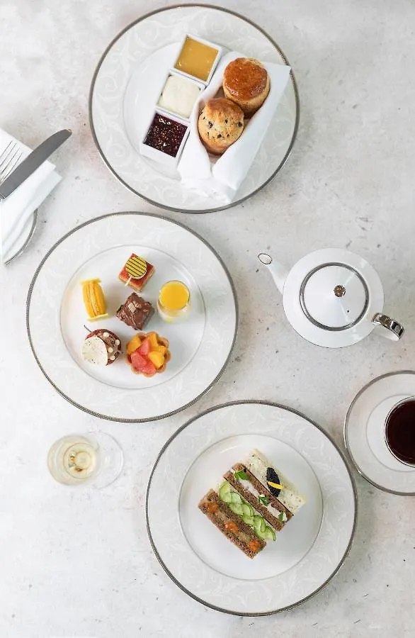 Four Seasons Hotel באקו