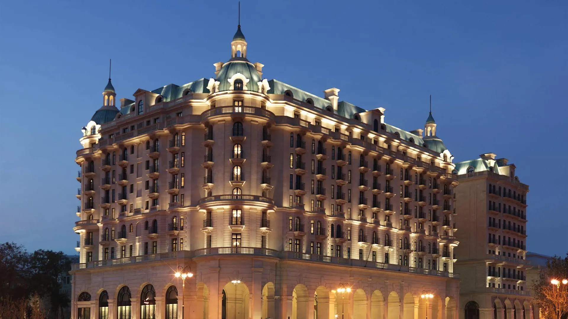 Four Seasons Hotel באקו 5*,
